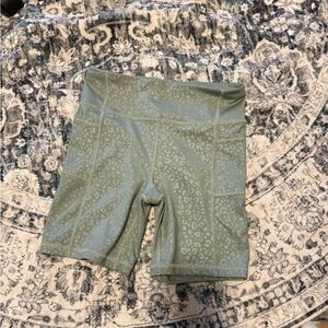 GAP Fit biker shorts